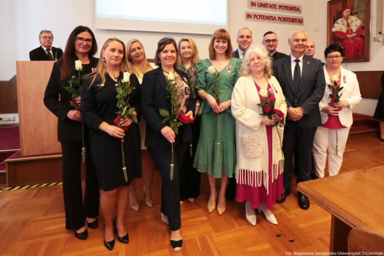 Wyróżnienia dla pracowników Centrum Immunologii Doświadczalnej podczas posiedzenia Senatu Uniwersytetu Szczecińskiego